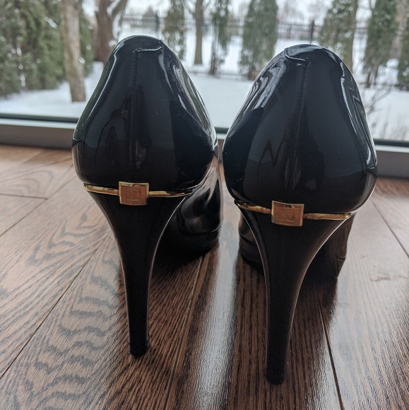 Heels - Picture 4 of 6